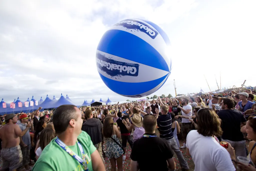 Festivalgoers and atmosphere at Global Gathering 2009